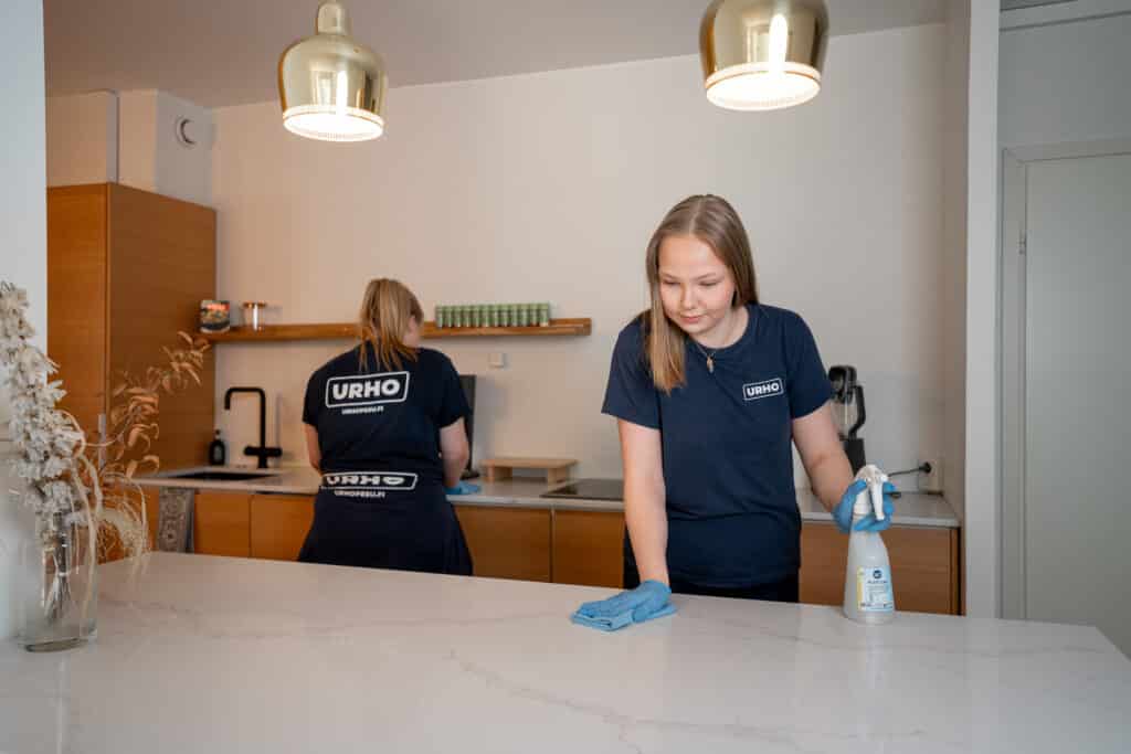 Ikääntyneiden kotisiivous Tampere